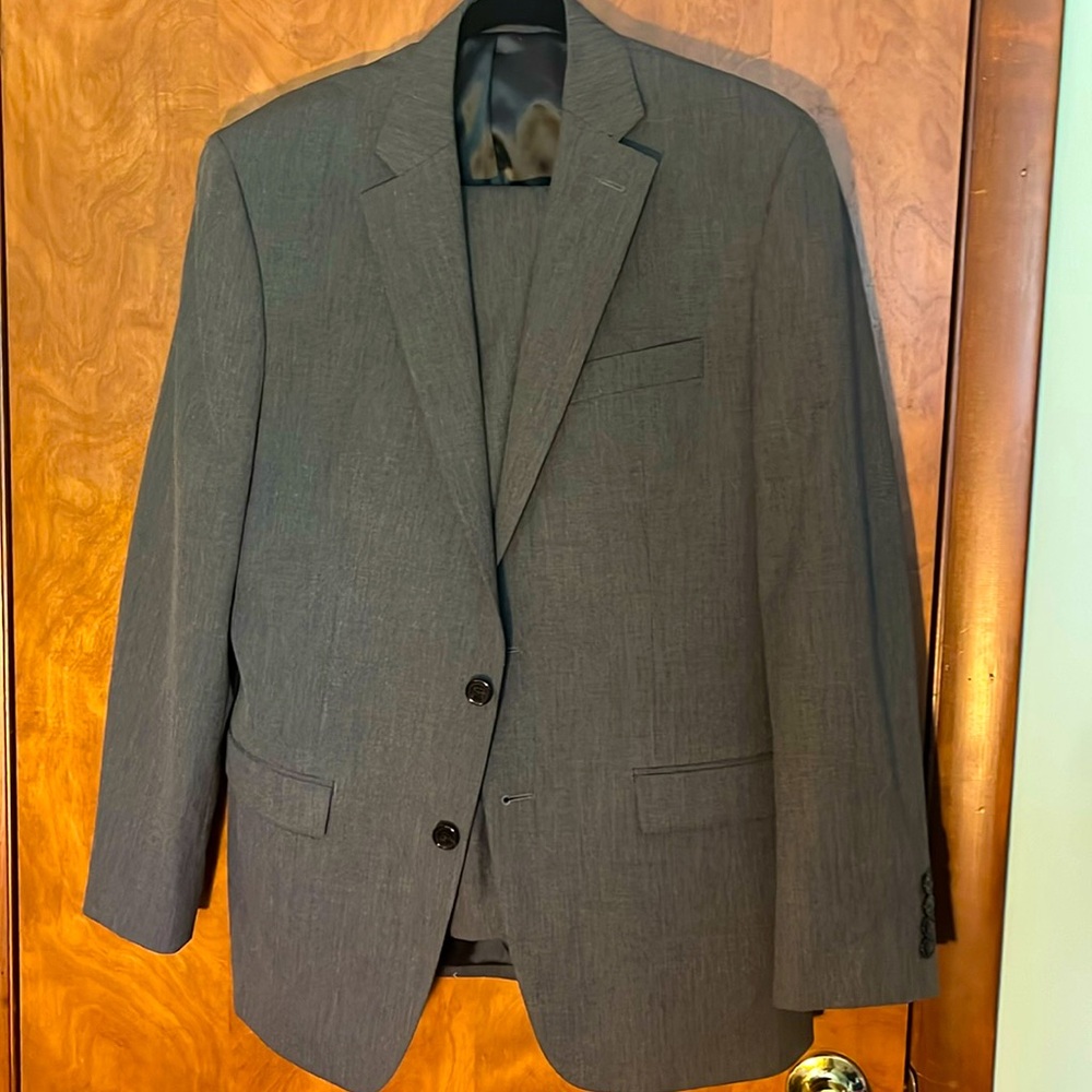 Grey Haggar Suit, 40R jacket, 34W 32L pants